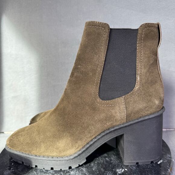Vince Henderson Water Resistant Suede Chelsea Ankle Boot Green Size 8.5M US